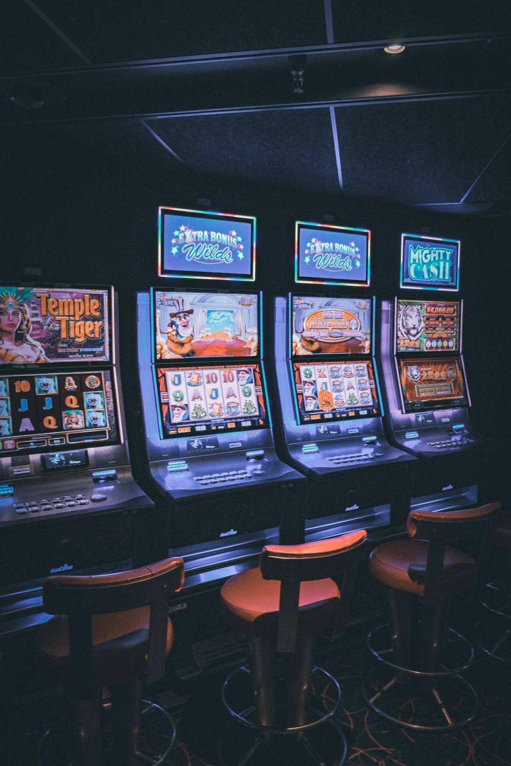 Mesin slot close-up untuk turnamen mingguan